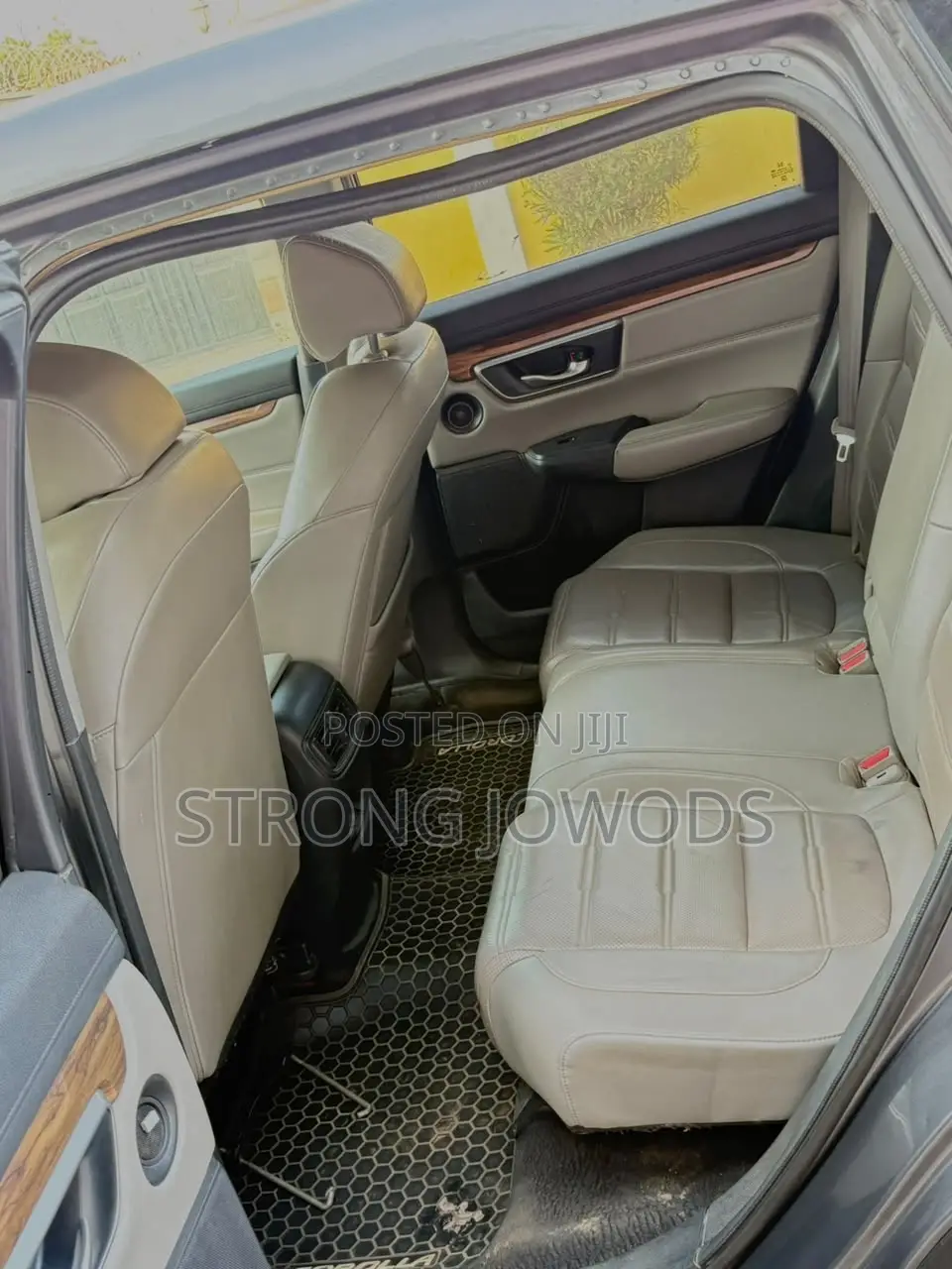 Honda CR-V Touring 4dr SUV AWD (1.5L 4cyl CVT) 2017 Gray