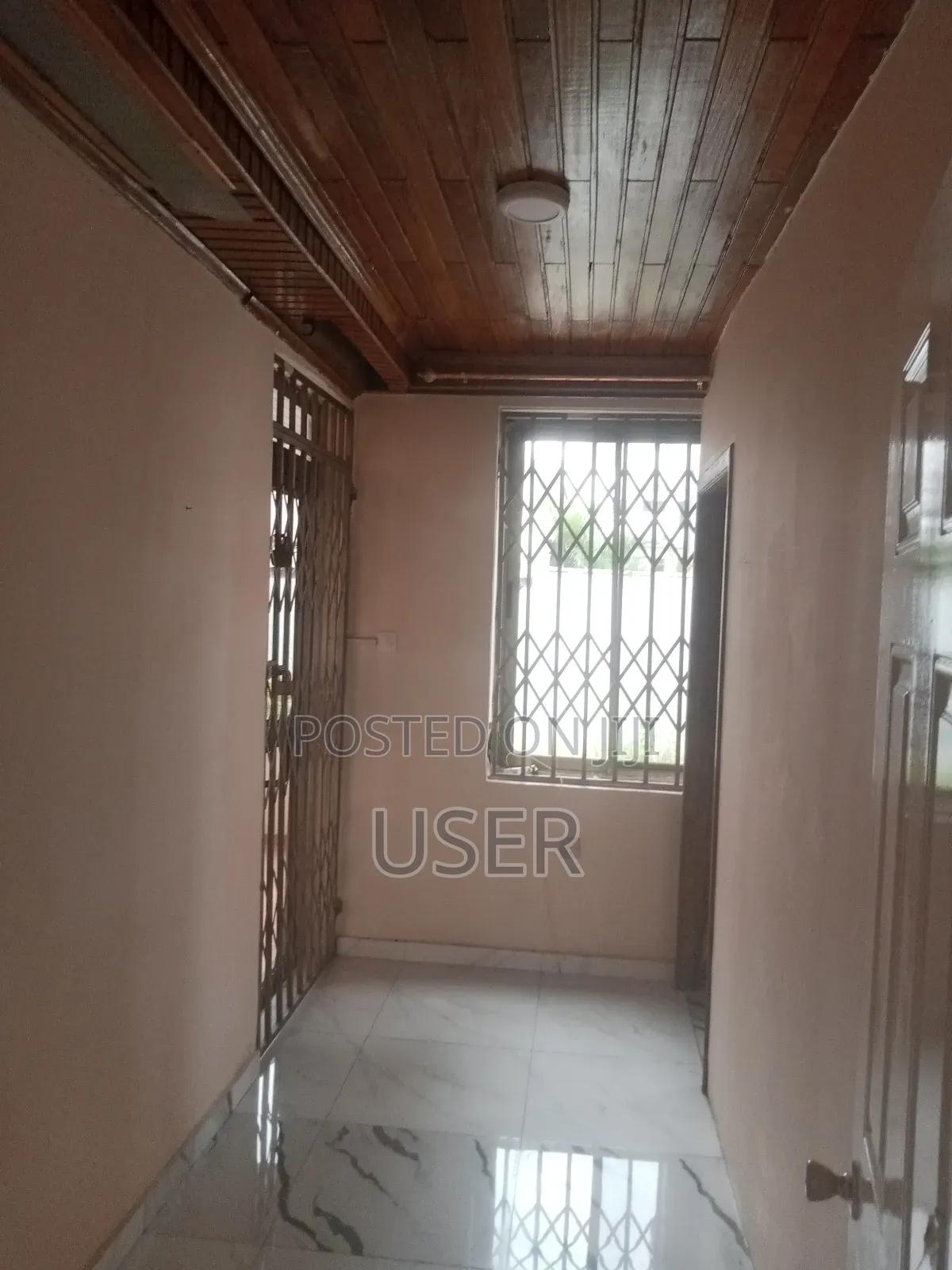 3bdrm Apartment in Owner, North Ridge for rent