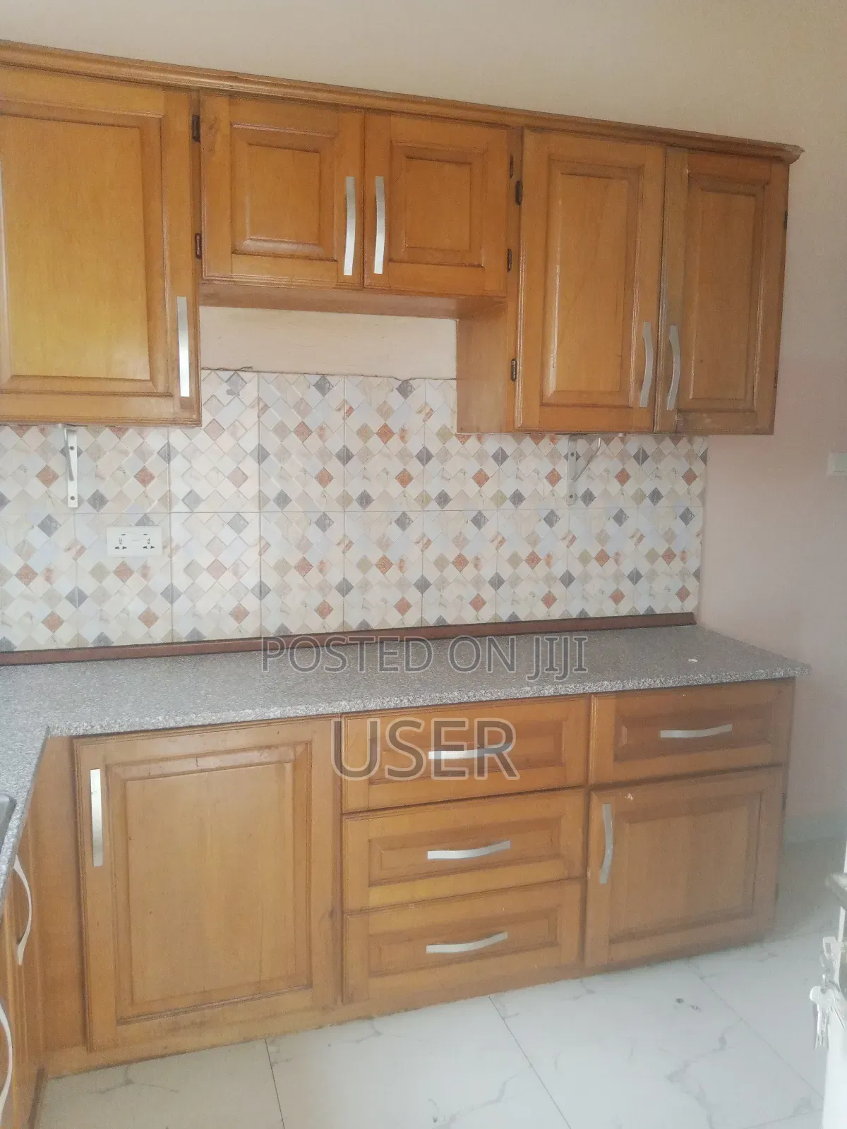 3bdrm Apartment in Owner, North Ridge for rent