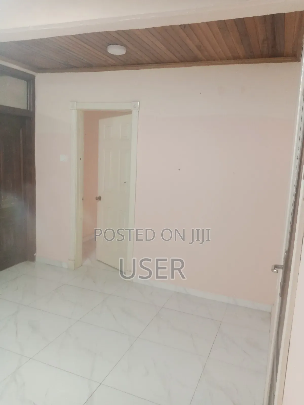 3bdrm Apartment in Owner, North Ridge for rent