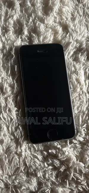 Apple iPhone SE 32 GB Silver