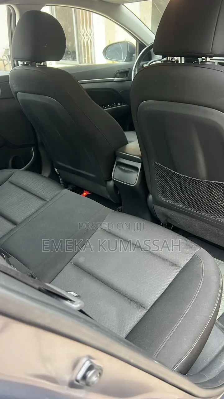 Hyundai Elantra Value Edition Sedan FWD (2.0L 4cyl 6A) 2017 Gray