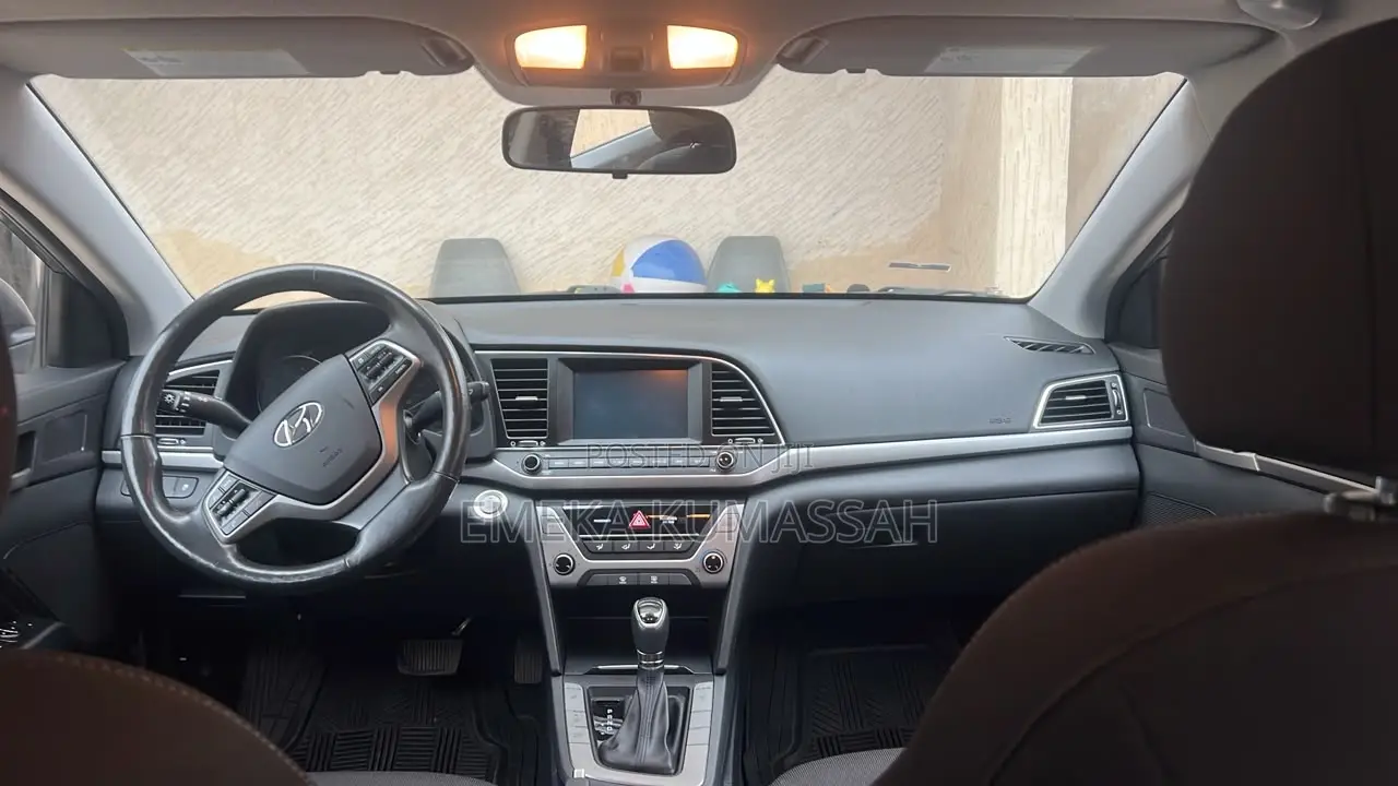 Hyundai Elantra Value Edition Sedan FWD (2.0L 4cyl 6A) 2017 Gray