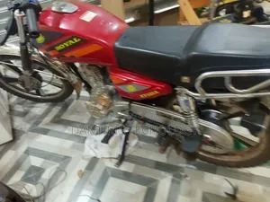 New Royal RY125 2025 Red