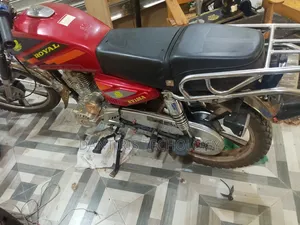 New Royal RY125 2025 Red