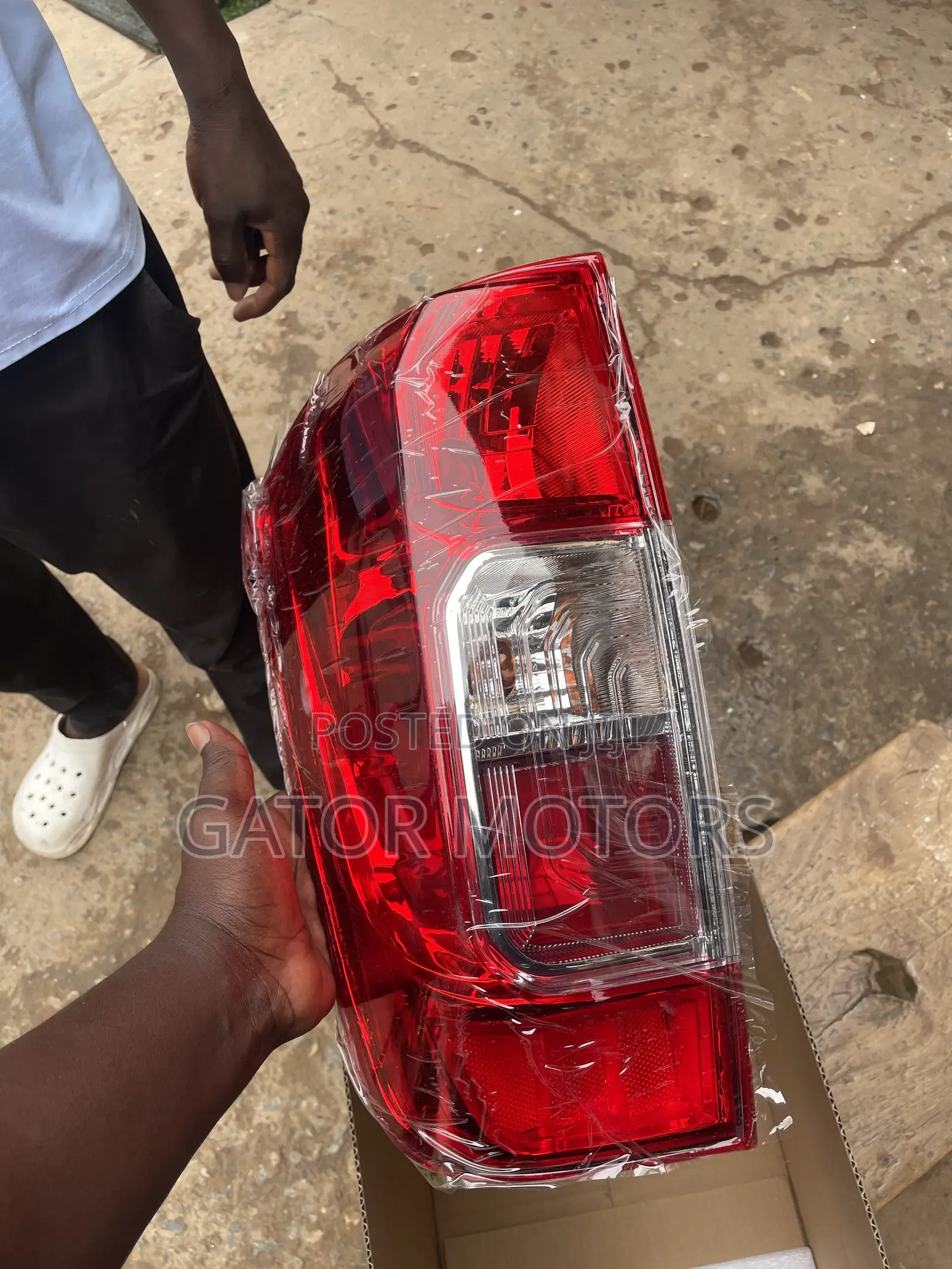 Navara 2015 2016 2017 2018 2019 2020 2021 Taillights (Pair)