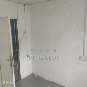 1bdrm House in King'S Properties, Madina for rent