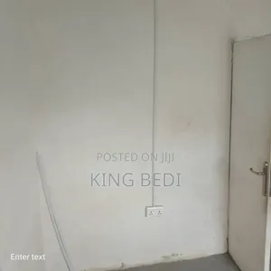 1bdrm House in King'S Properties, Madina for rent