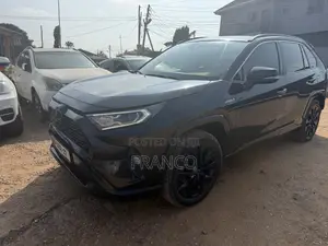 Toyota RAV4 XLE FWD 2020 Black
