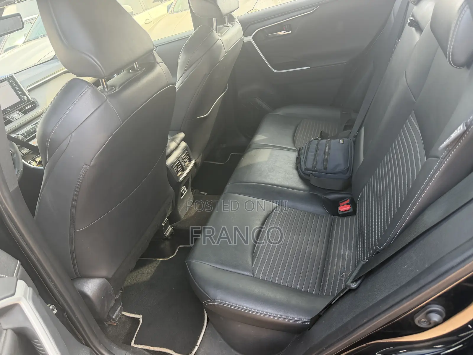 Toyota RAV4 XLE FWD 2020 Black