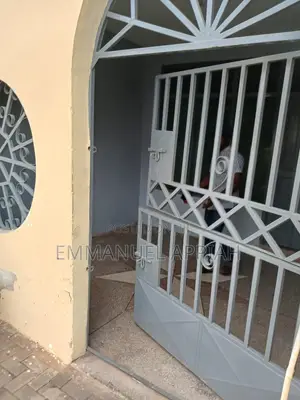 4bdrm Apartment in Awoshei, Awoshie for rent