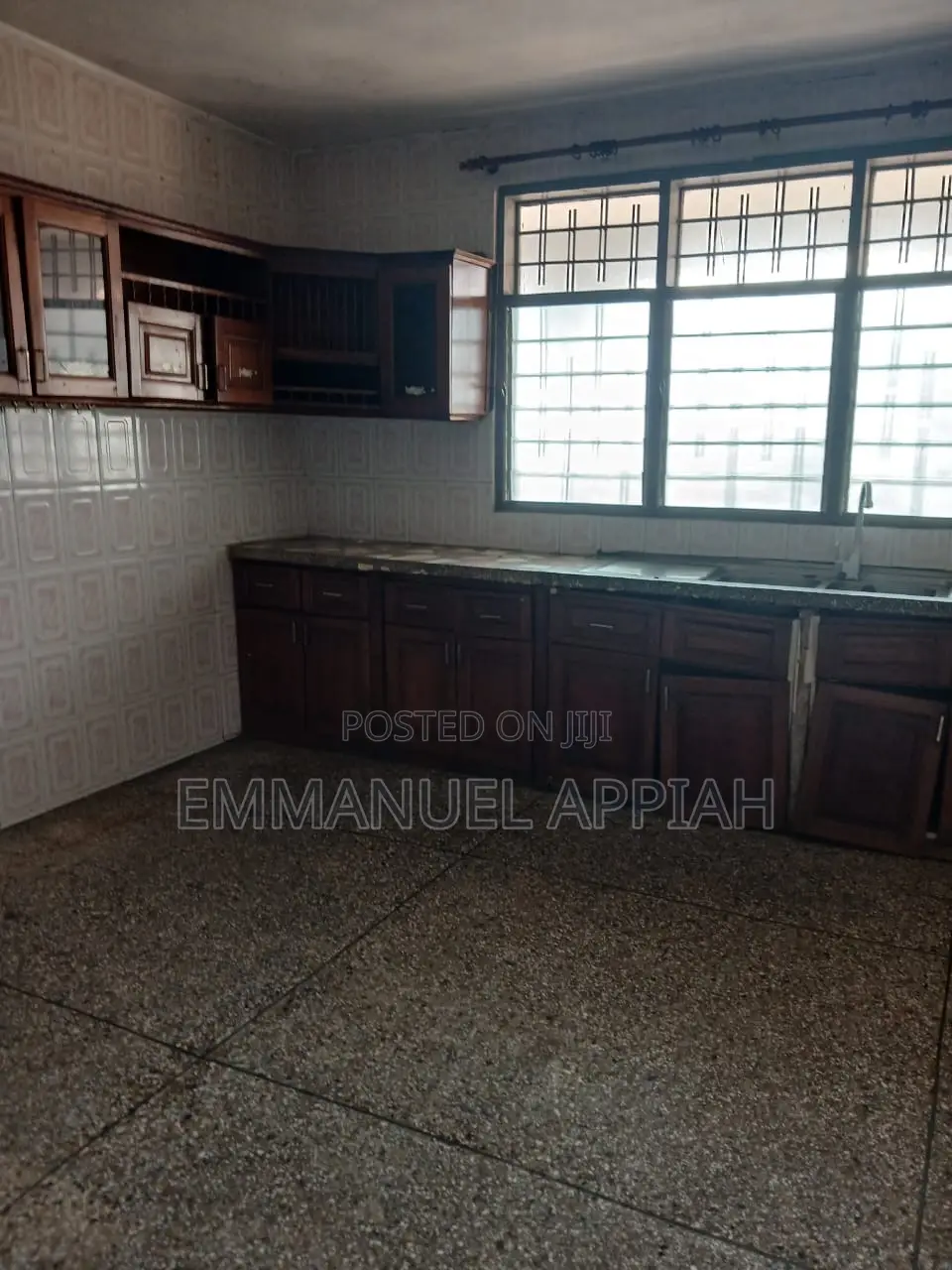 4bdrm Apartment in Awoshei, Awoshie for rent