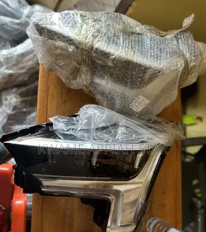 Toyota Tundra “2022,2023,2024,2025”(xse/Xle) Headlights