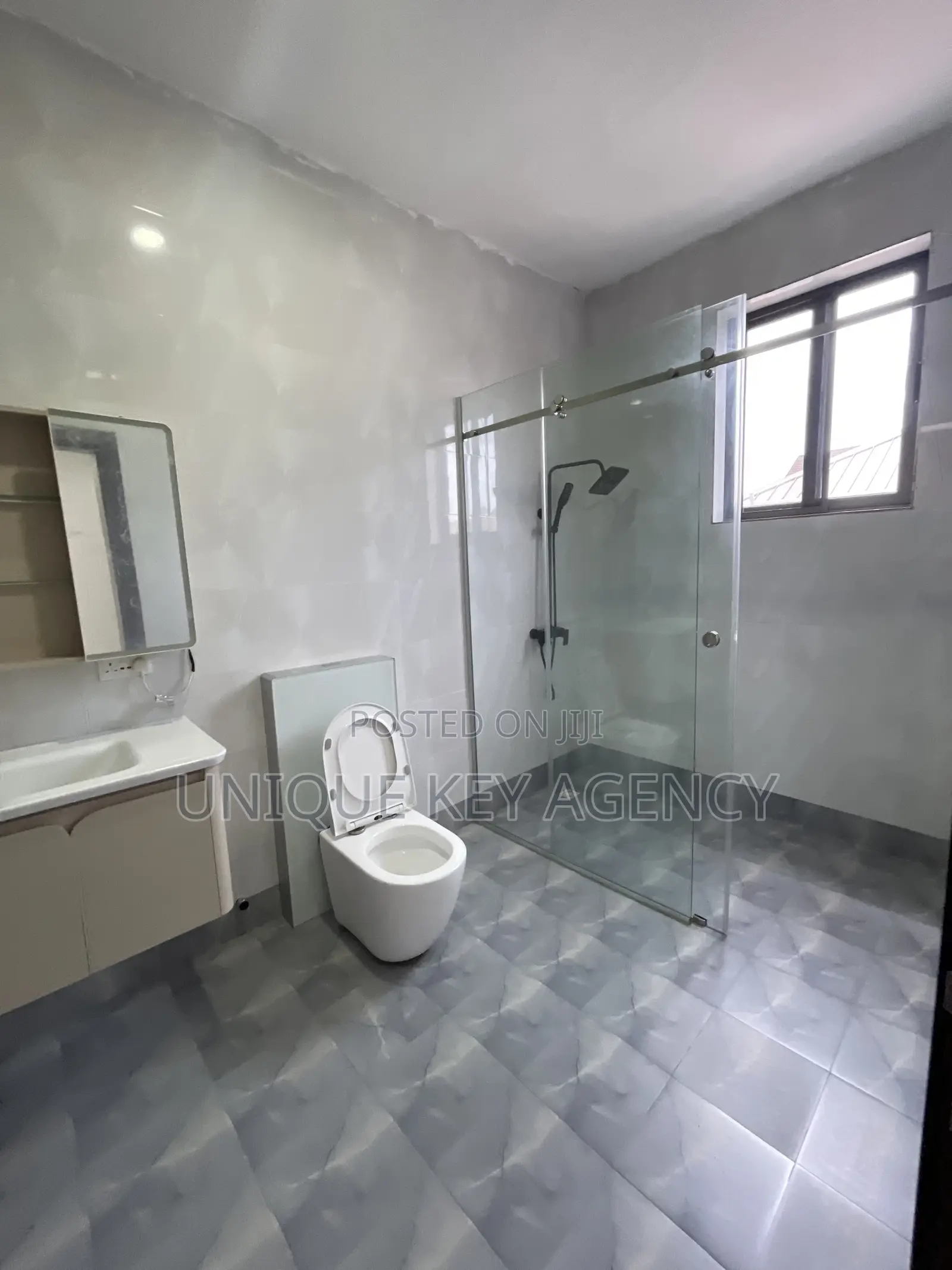 4bdrm House in Unique Key Agency, East Legon for sale