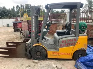 Jungheinrich Forklift With Clamp Attachment