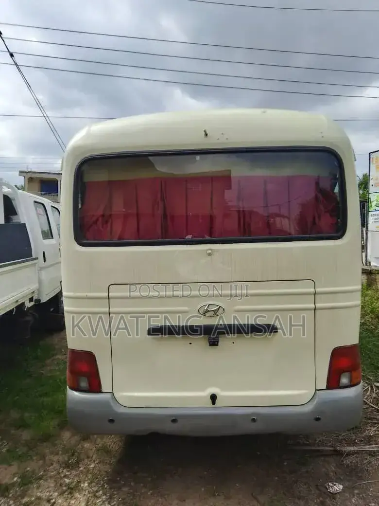 Hyundai County 2014 Silver