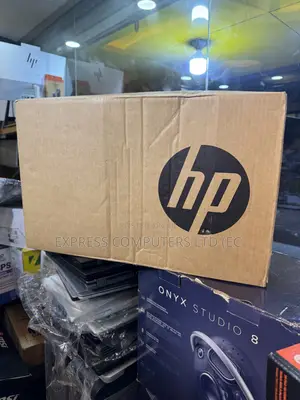 New Laptop HP 14-ep0063 8GB Intel Core i5 SSD 256GB