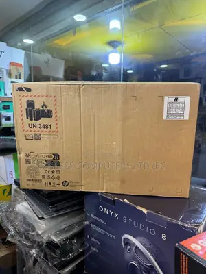 New Laptop HP 14-ep0063 8GB Intel Core i5 SSD 256GB