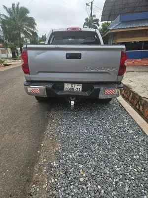 Toyota Tundra 1794 5.7L V8 w/FFV 4x2 CrewMax 5.6 ft. box 145.7 in. WB