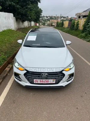 Hyundai Elantra 2018 White