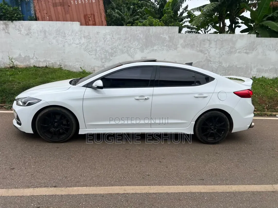 Hyundai Elantra 2018 White