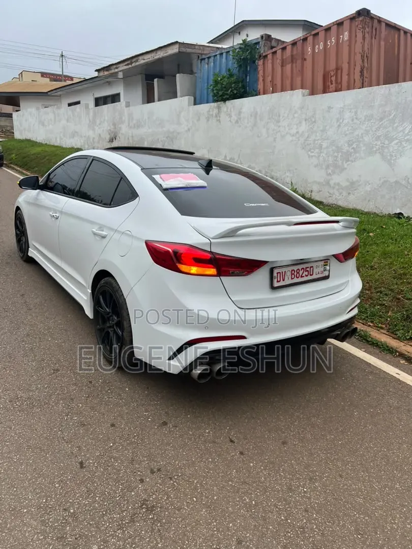 Hyundai Elantra 2018 White