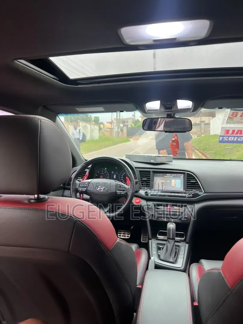Hyundai Elantra 2018 White