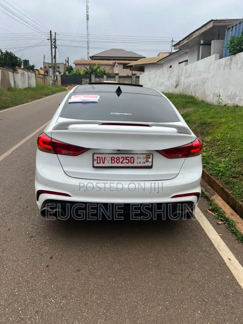Hyundai Elantra 2018 White