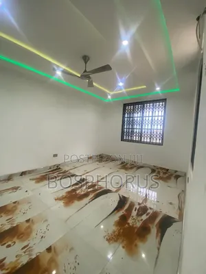 3bdrm Apartment in Lapaz Racecourse, Nyanmekye for rent