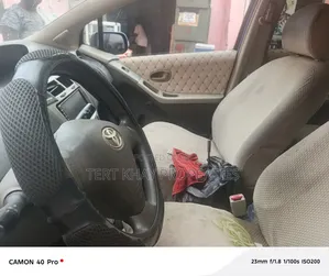Toyota Vitz 2010 Blue