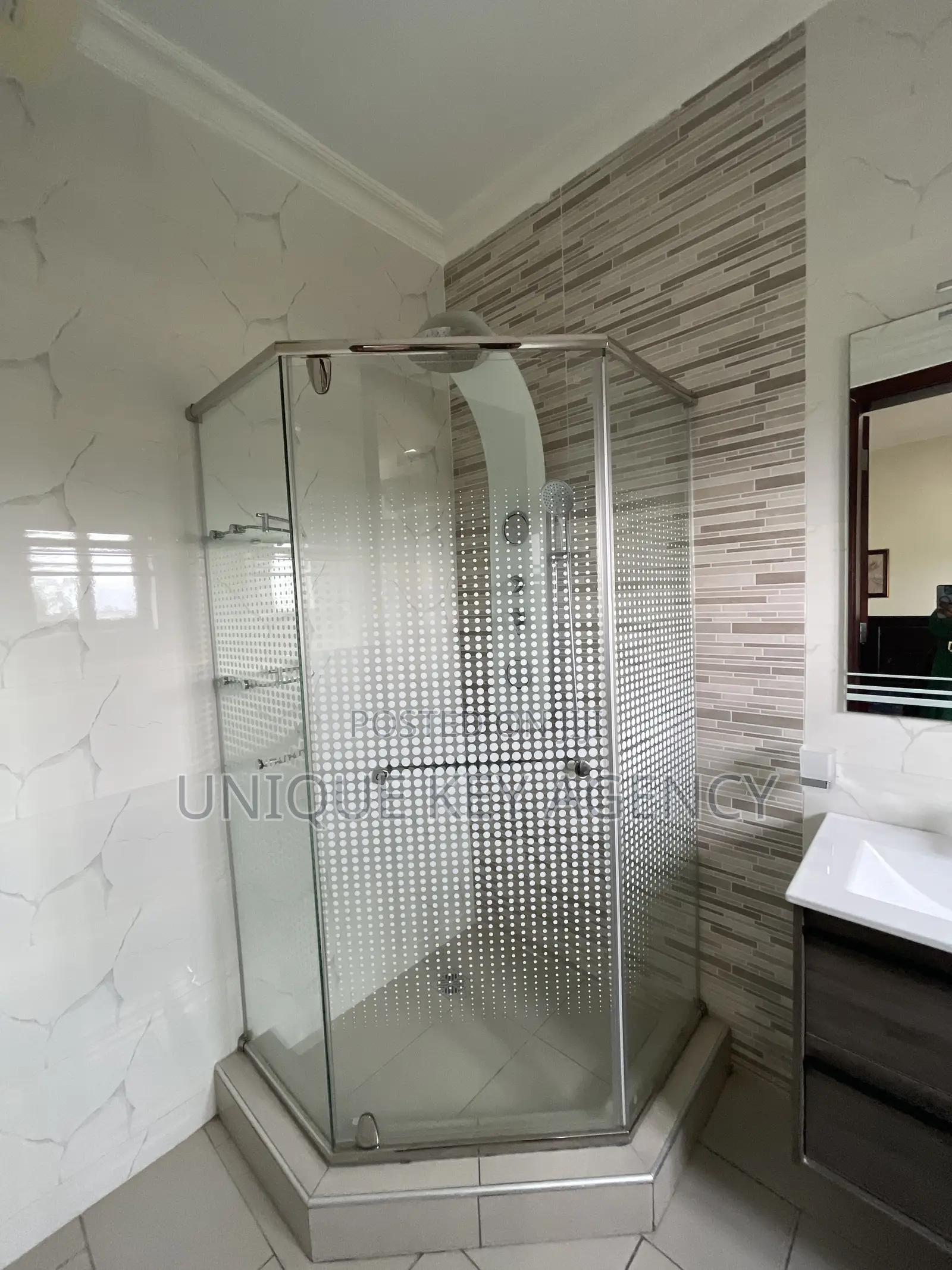 Furnished 3bdrm Apartment in Unique Key Agency, Accra Metropolitan