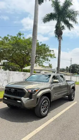 Toyota Tacoma 2024 Gold