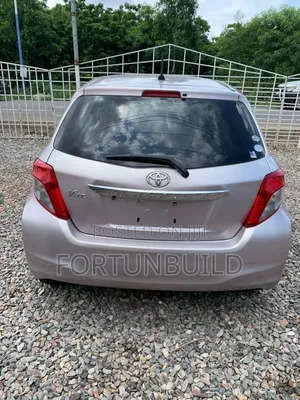 Toyota Vitz 2015 Gray