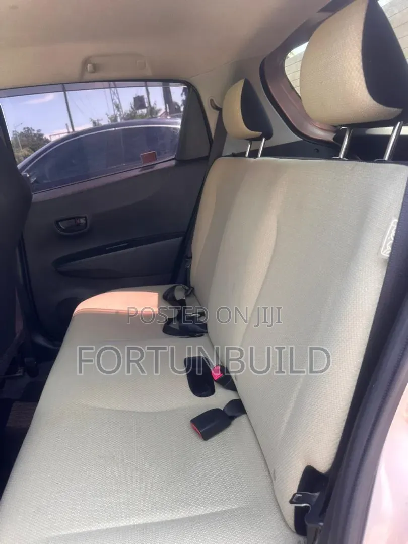 Toyota Vitz 2015 Gray
