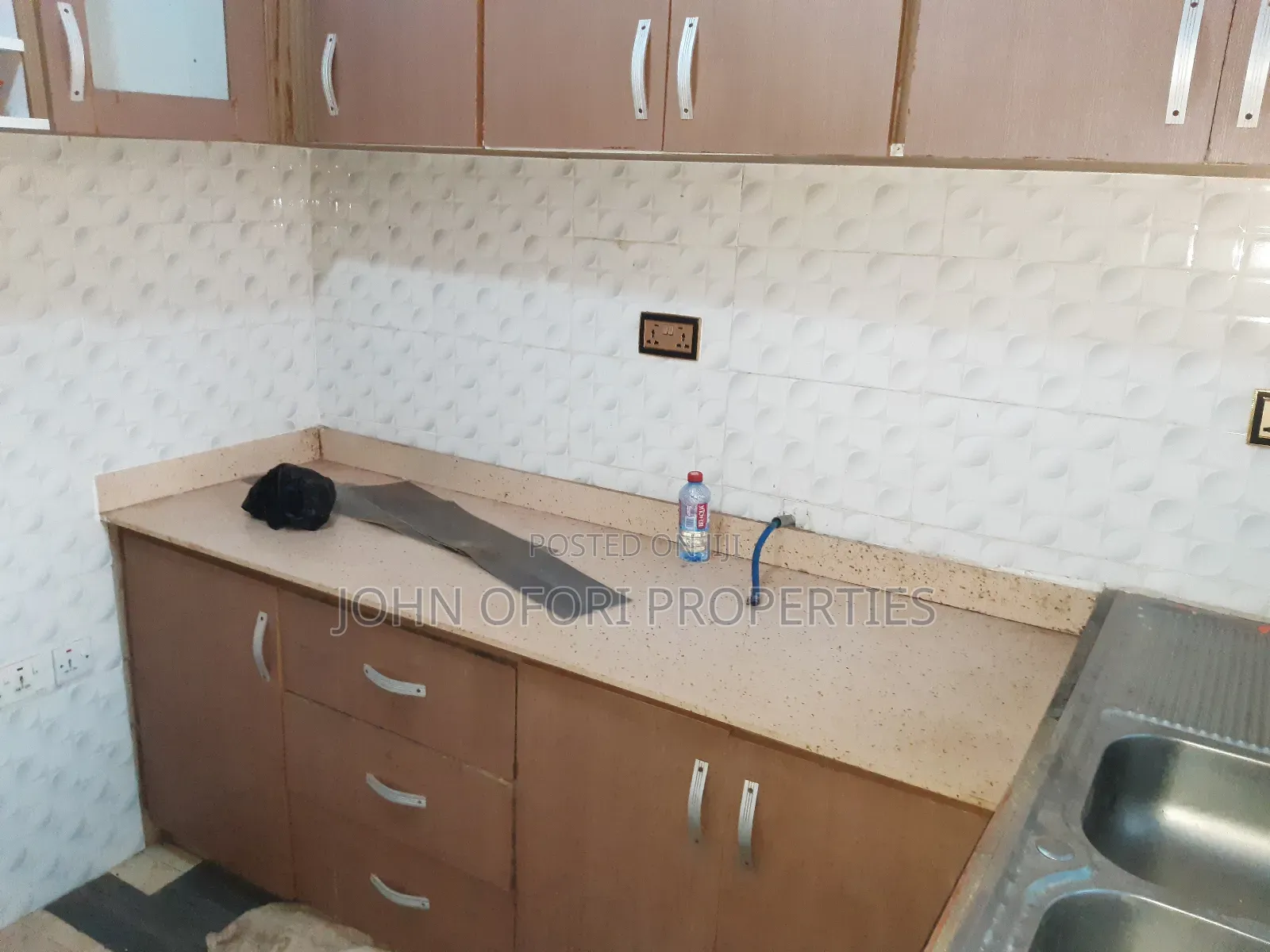 3bdrm Apartment in Oforikrom Poku, Kumasi Metropolitan for rent