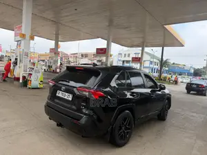 Toyota RAV4 LE AWD 2020 Black