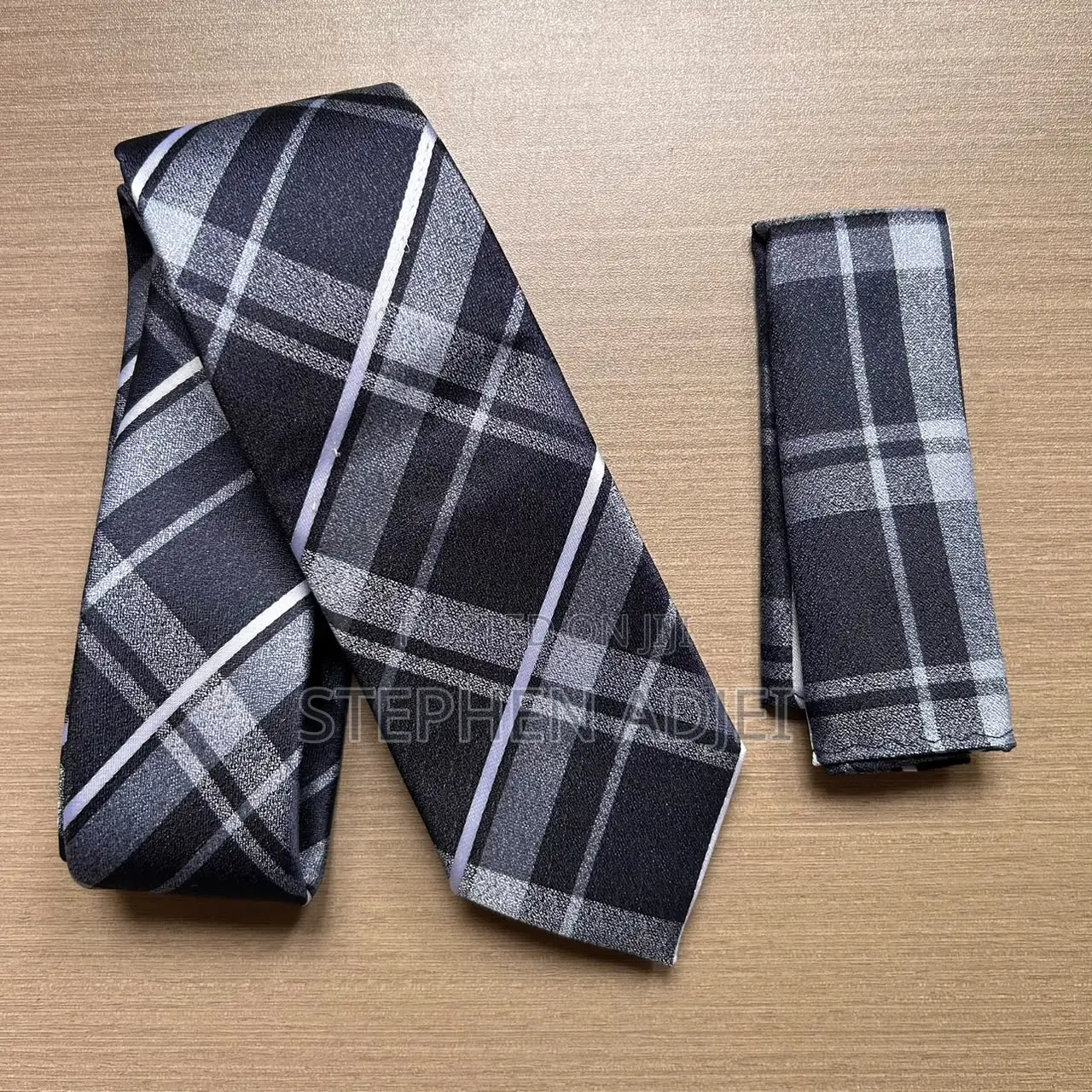 Flying Tie With Pocket Square