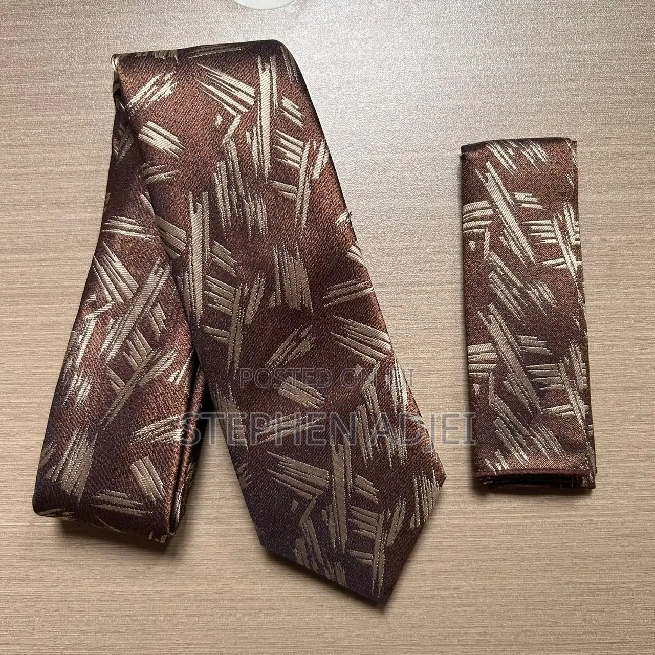 Flying Tie With Pocket Square