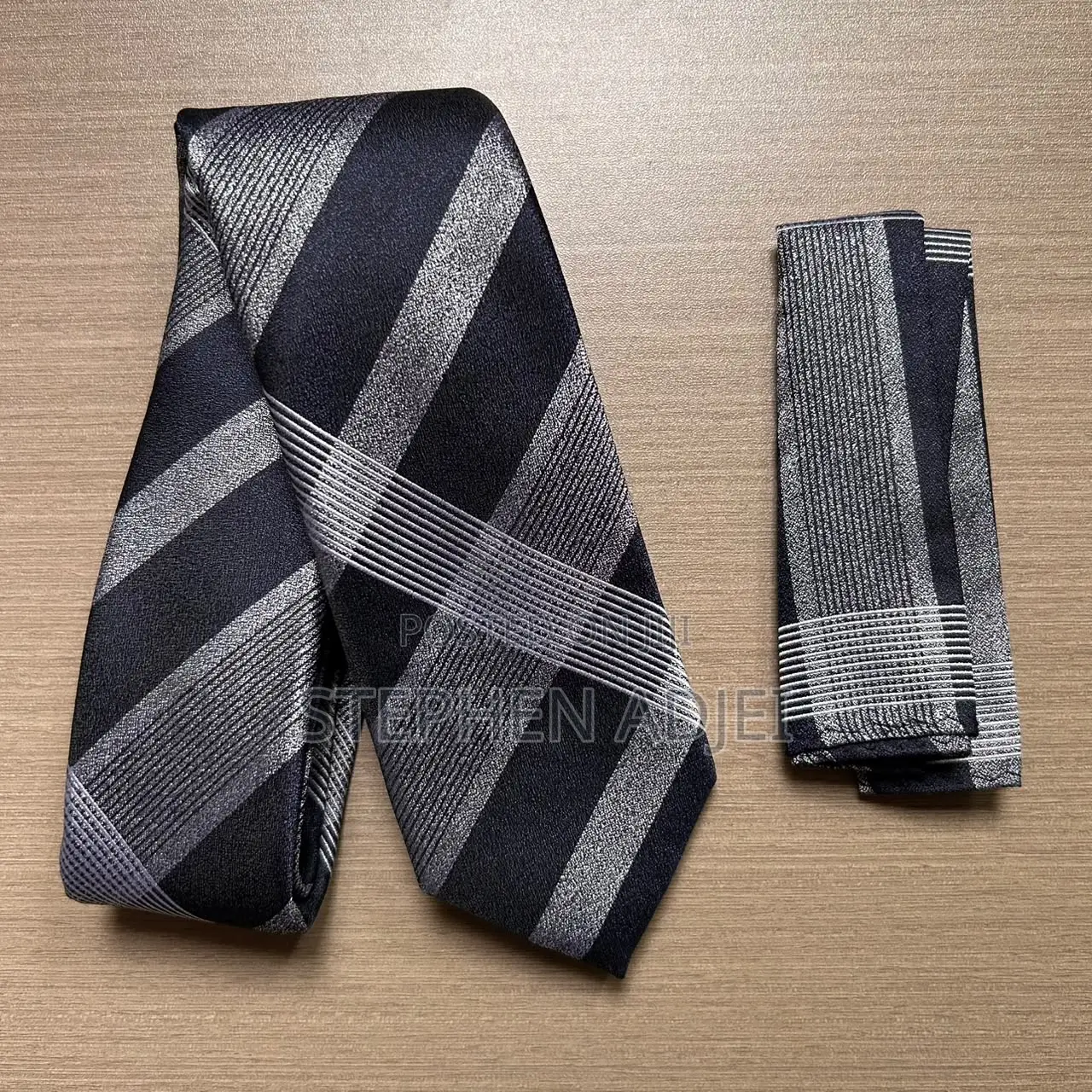 Flying Tie With Pocket Square