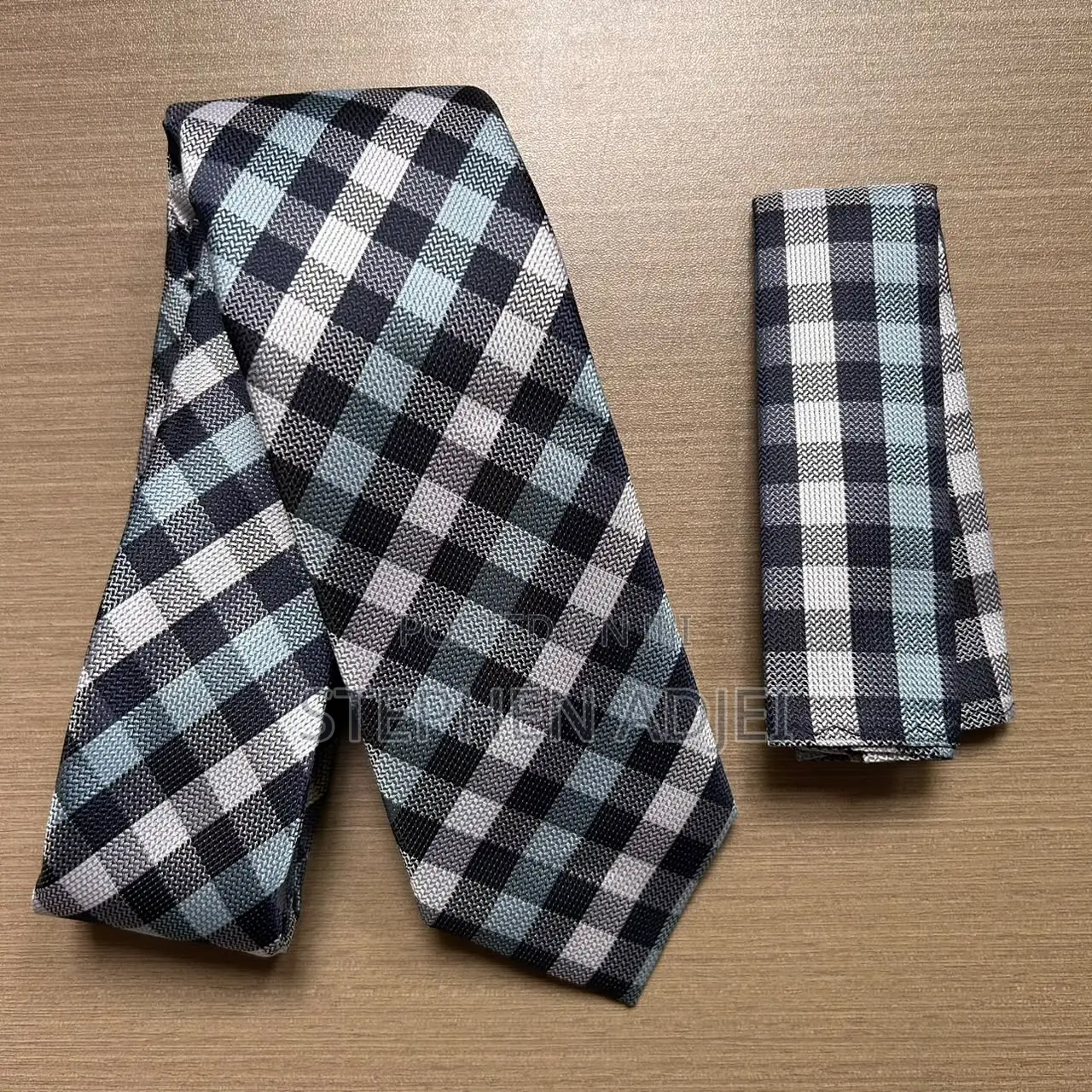 Flying Tie With Pocket Square