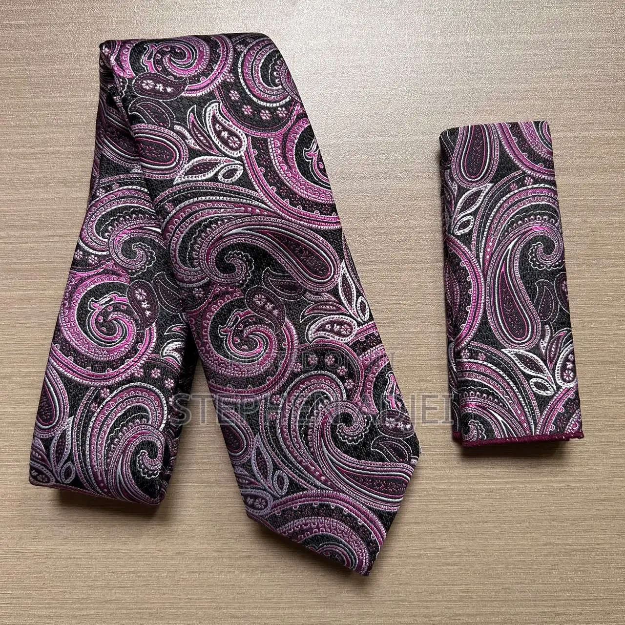 Flying Tie With Pocket Square
