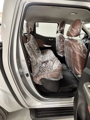 New Nissan Pick-Up 2025 Silver