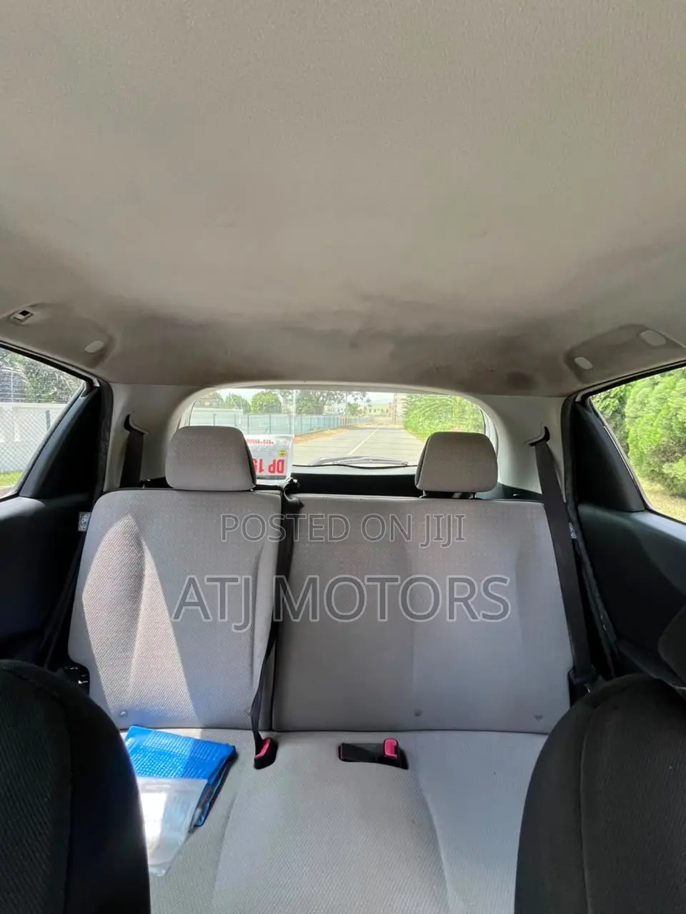 Toyota Vitz 2011 White