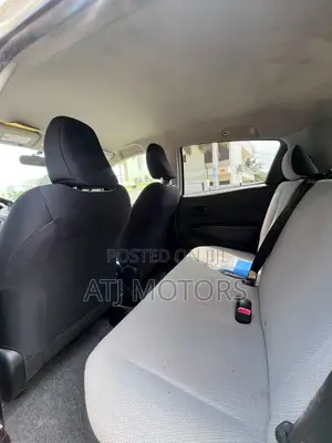 Toyota Vitz 2011 White