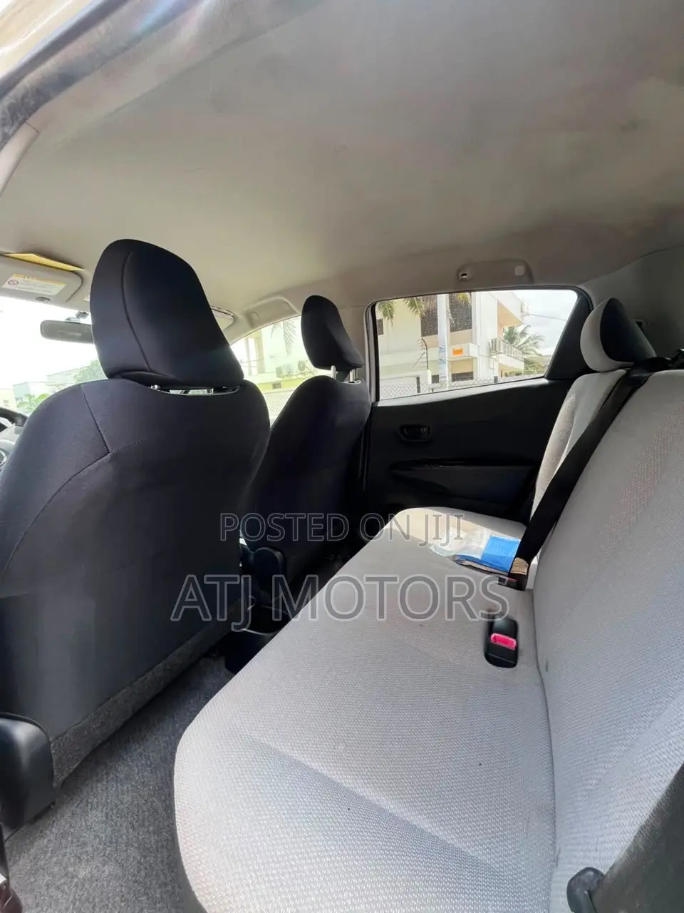 Toyota Vitz 2011 White