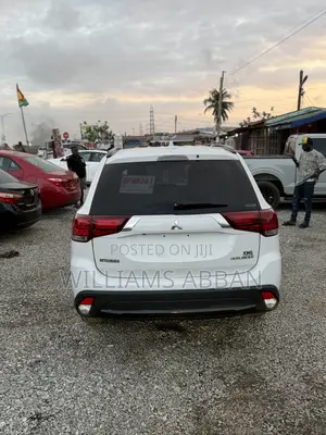 Mitsubishi Outlander SE FWD 2019 White