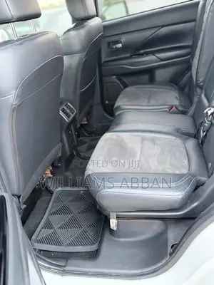 Mitsubishi Outlander SE FWD 2019 White