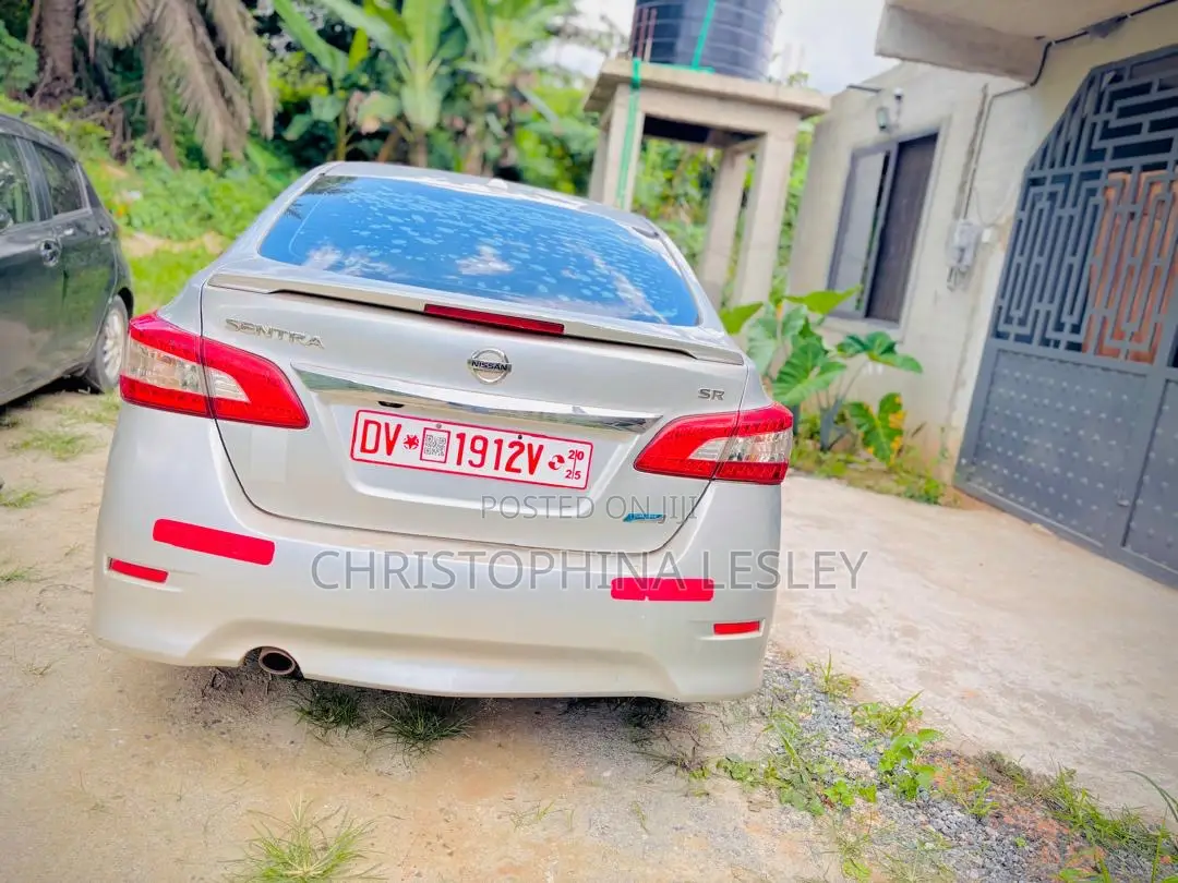 Nissan Sentra SR 4dr Sedan (1.8L 4cyl CVT) 2014 Gray