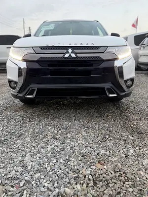 Mitsubishi Outlander SE FWD 2019 White