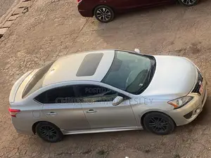 Nissan Sentra SR 4dr Sedan (1.8L 4cyl CVT) 2014 Gray